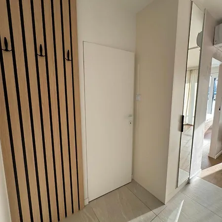 4summer Golden Hour Parking 코워브제크